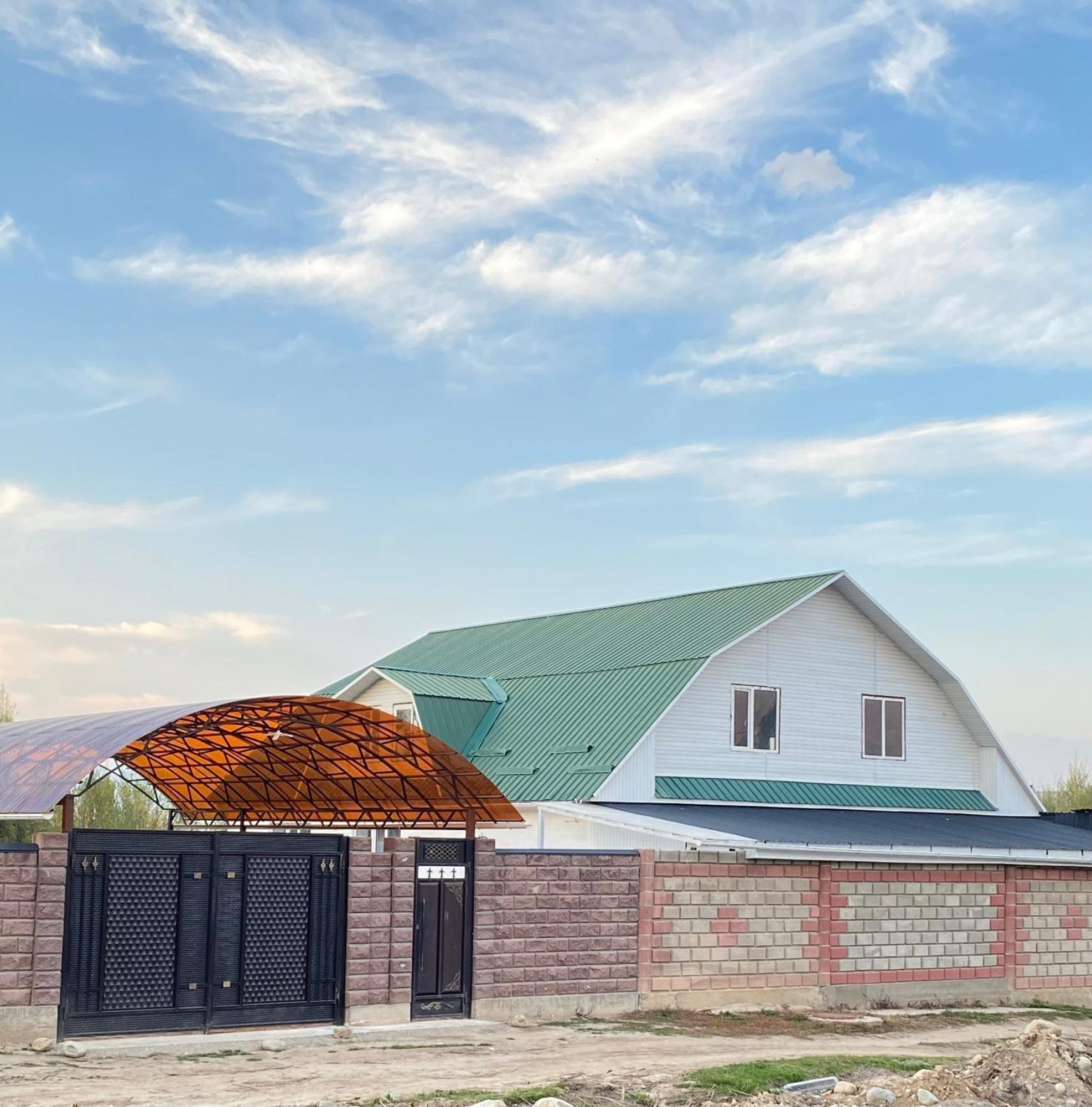 Guest House Glover Karakol Exterior photo